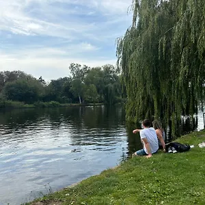 https://zimmer-im-grunen-an-der-alster.hamburg-hotels-de.com
